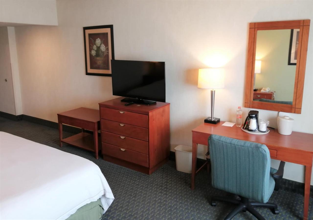 Holiday Inn Express & Suites Toluca Zona Aeropuerto By Ihg Esterno foto