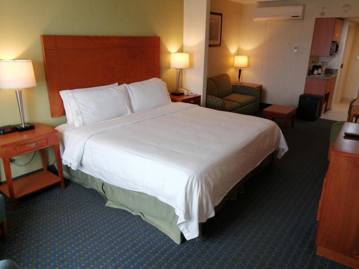 Holiday Inn Express & Suites Toluca Zona Aeropuerto By Ihg Esterno foto