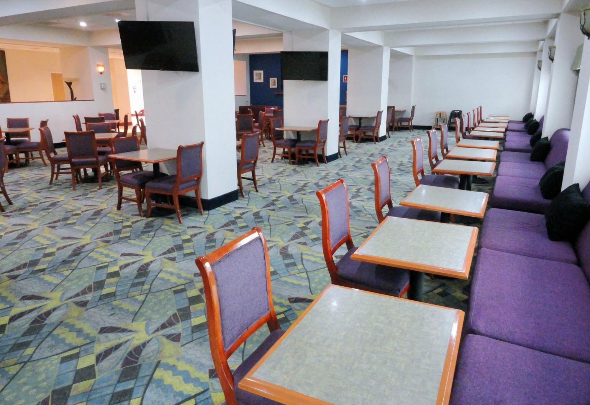 Holiday Inn Express & Suites Toluca Zona Aeropuerto By Ihg Esterno foto