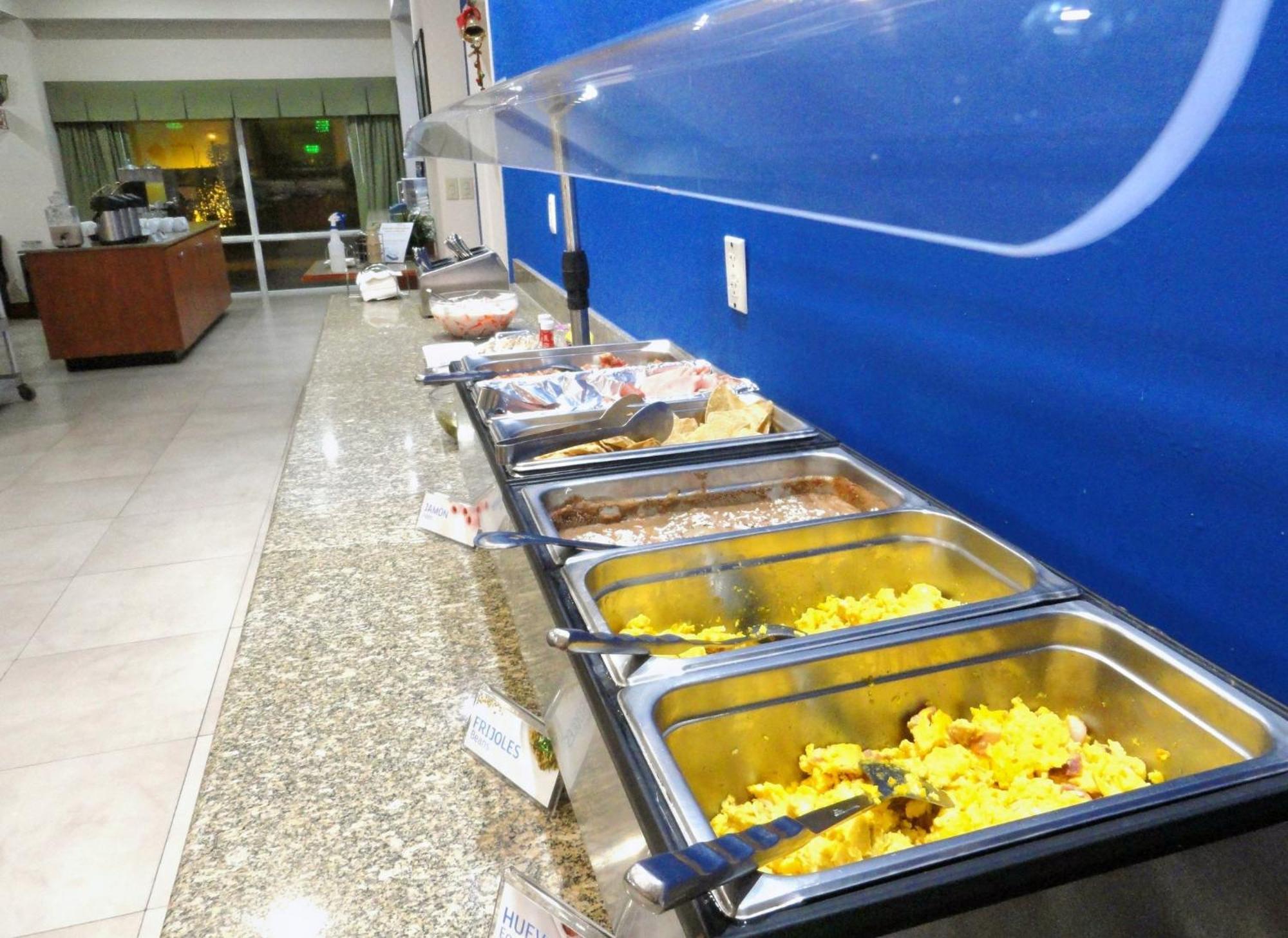 Holiday Inn Express & Suites Toluca Zona Aeropuerto By Ihg Esterno foto