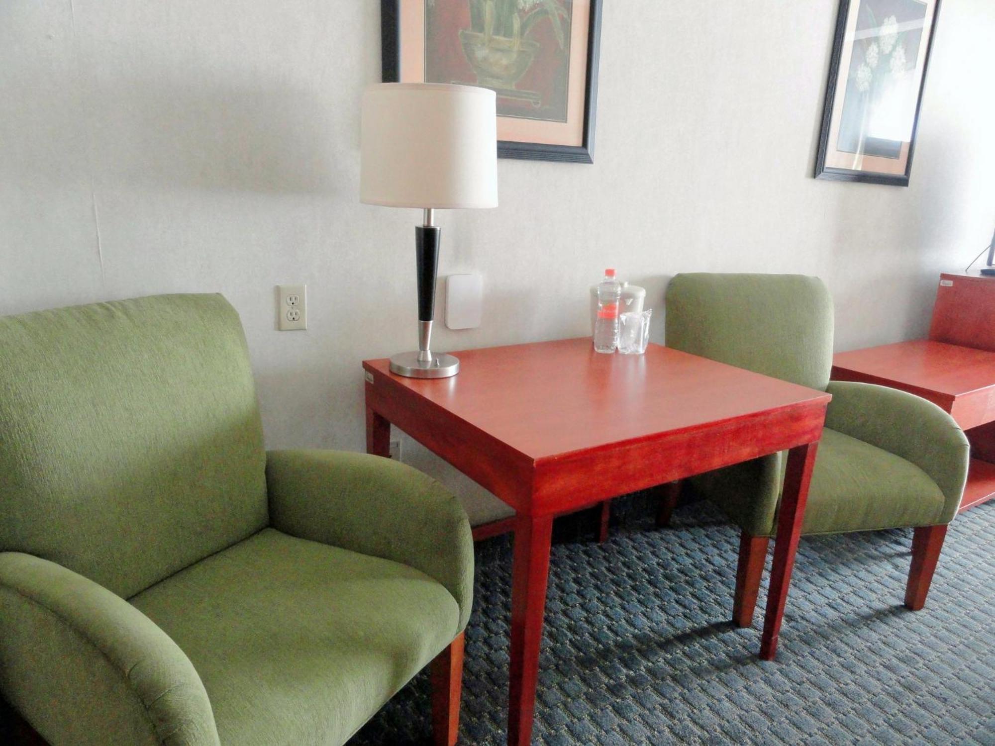 Holiday Inn Express & Suites Toluca Zona Aeropuerto By Ihg Esterno foto