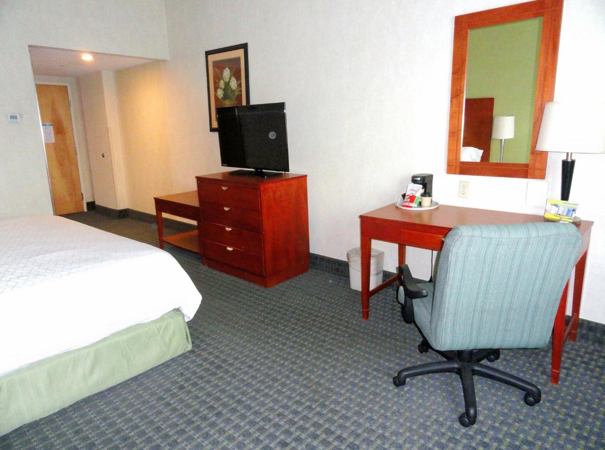 Holiday Inn Express & Suites Toluca Zona Aeropuerto By Ihg Esterno foto