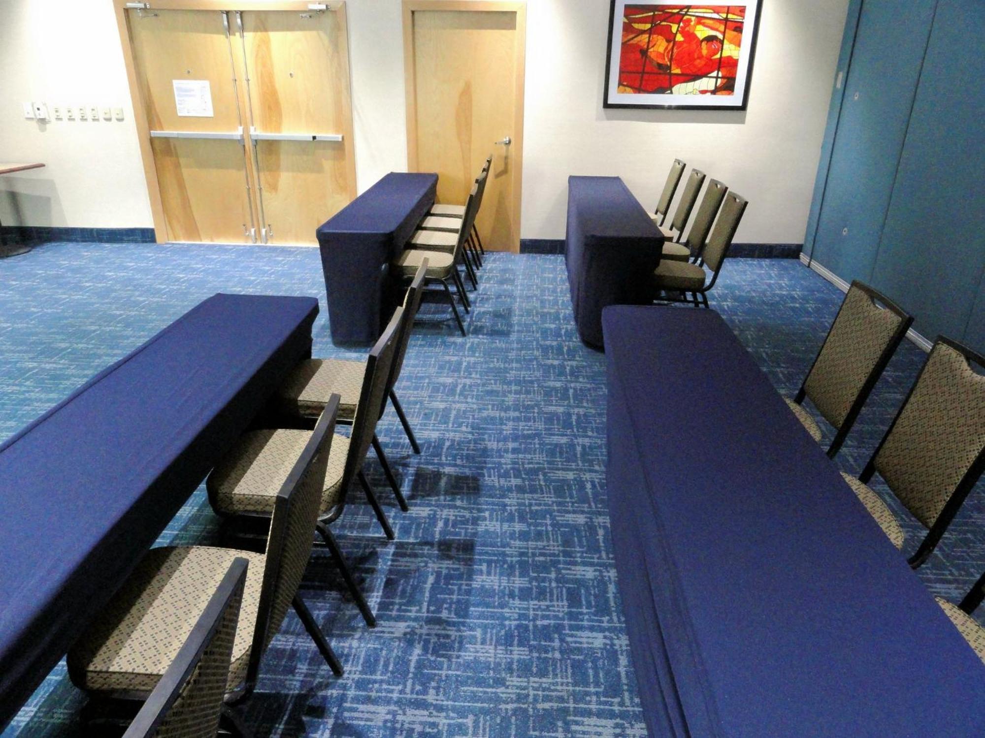 Holiday Inn Express & Suites Toluca Zona Aeropuerto By Ihg Esterno foto